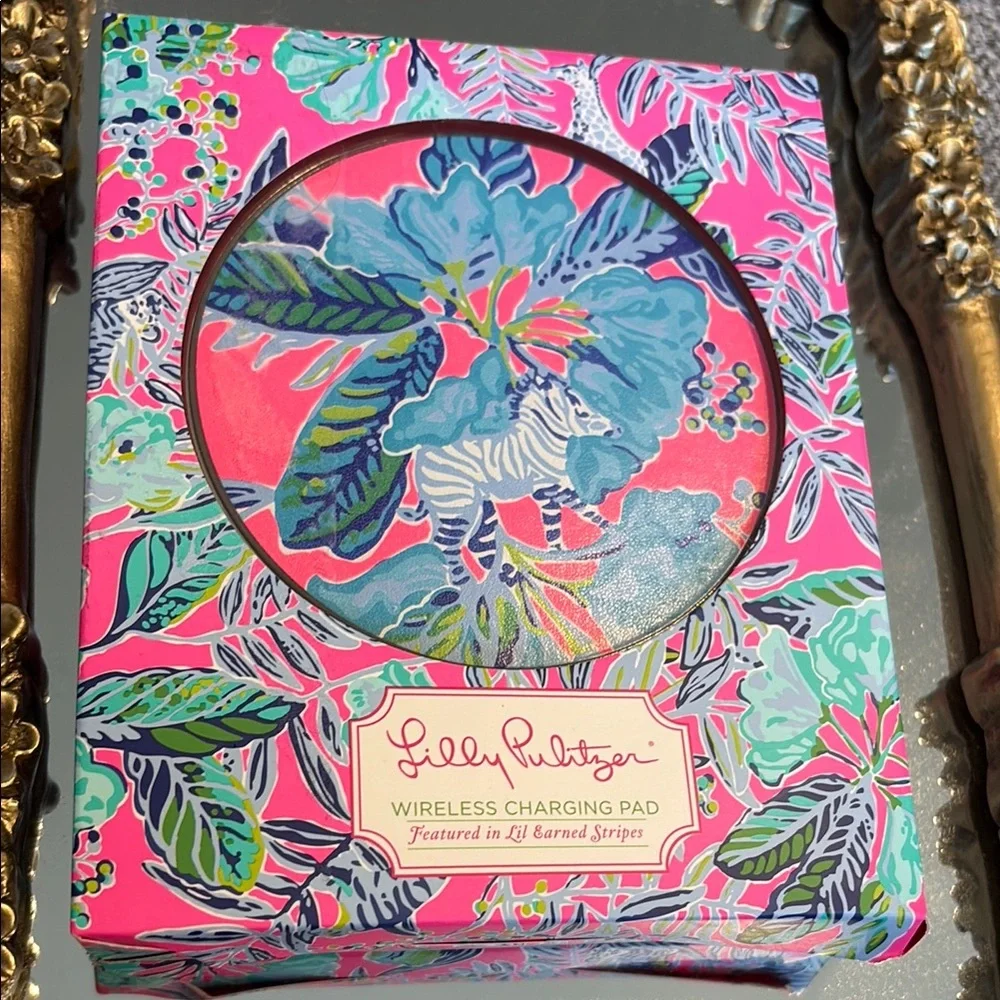 💙🦓Lilly Pulitzer Charging Pad 🦓Featured in Lil Earned Stripes🩷